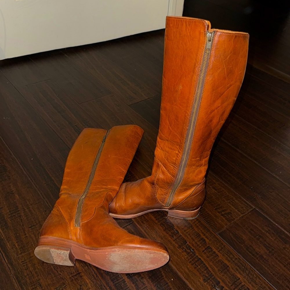 FRYE 4015 Women’s Cognac Brown side zipper Riding Boots Size 7B. 15” tall